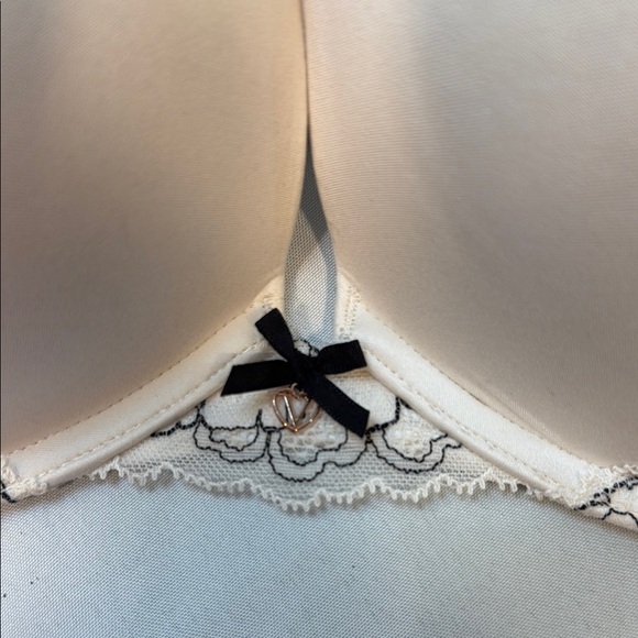 VS Body by Victoria Push-Up White Lace Underwire Bra, Size 34 DDD, Preowned - Picture 11 of 12